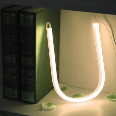 Produktbild von LED NEON Buchstaben - weißes kaltes Licht - U