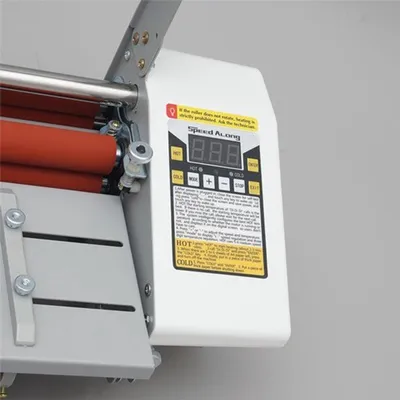Image de Machine de laminage - Format A4 - Pour pellicules thermiques et froides - Électrique - Largeur de pellicule : 440 mm