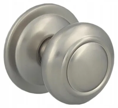 Image de Poignée de porte AMIG, finition chrome mat, 70 mm, en acier robuste