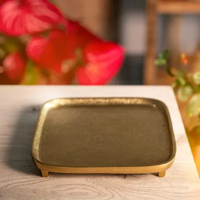 Produktbild von Serviertablett Servierplatte Servierbrett GIRONA quadratisch gold 22x22x3 cm HOMLA