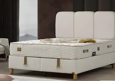 Produktbild von Weißes modernes Bett mit Matratze aus Holz und Textil