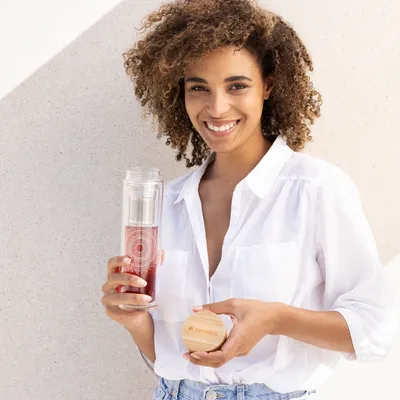 Produktbild von Navaris Teeflasche aus Glas mit Sieb - 500ml Tee Flasche Teekanne to go - Trinkflasche Indische Sonne - doppelwandig aus Borosilikatglas mit Hülle in