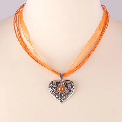 Lusana Trachtenhalskette mit Herz in orange