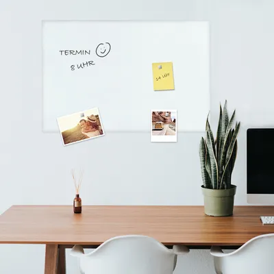 Produktbild von Navaris Magnettafel Magnetboard aus Glas - 60x40 cm Tafel magnetisch zum Beschriften - Magnetwand in Weiß - inkl. Magnete Stift Halterung