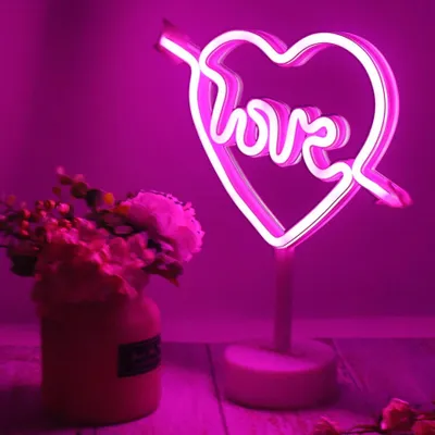 Image de Lampe LED NEON, lampe décorative sur pied, cœur avec flèche Love, rose, env. 26 x 32 x 8,5 cm