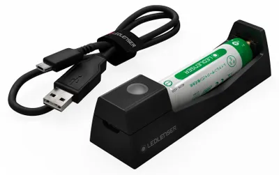 Produktbild von Ladegerät und Batteriesatz für Ledlenser MH3/4/5