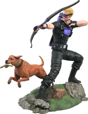 Produktbild von Diamond Select - Figurki Marvel Gallery Hawkeye Dog Diorama 23 cm