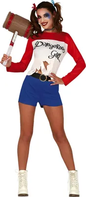 A woman dressed as Harley Quinn holding a prop hammer.