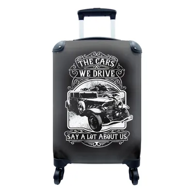 Produktbild von MuchoWow® Koffer Handgepäck Trolley Rollkoffer Kleine Reisekoffer mit 4 Rollen - Mancave - Auto - Retro - Zitat - Cabin Size < 55x40x23 cm & 55x40x20 cm - Fotokoffer - Kabinenkoffer - Boardgepäck - Reise-Box - Reisekoffer - Reisegepäck - Koffer mit Bild - Trolley für Kinder