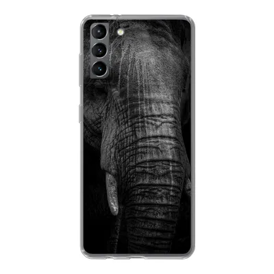Produktbild von MuchoWow® Handyhülle Schutzhülle Hülle für Samsung Galaxy S21 Plus Elefant auf schwarzem Hintergrund in schwarz und weiß Silikon Softcase Handy Hülle - Handy-Tasche