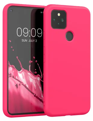 Produktbild von kwmobile Hülle kompatibel mit Google Pixel 5 Hülle - gummierte TPU Silikon Handyhülle - Schutzhülle für kabelloses Laden - Case in Neon Pink