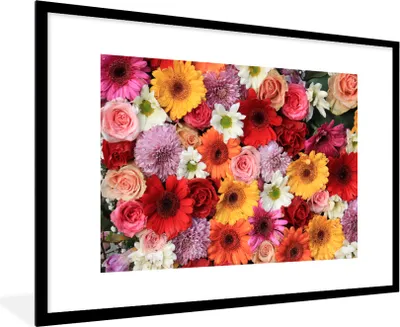 Produktbild von MuchoWow® Gerahmtes Poster Blumen - Farben - Gerbera - Rosen 90x60 cm - Poster mit Schwarzem Bilderrahmen Wandposter Rahmen Foto Bilder - Wanddekoration - Fotos