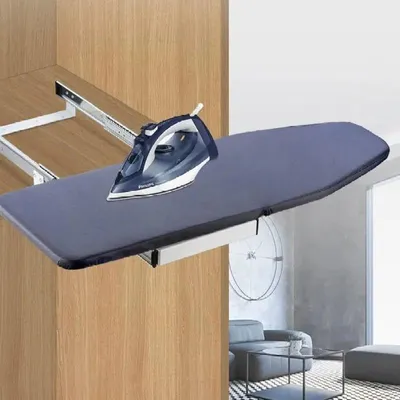Image de Table de repassage rotative réglable avec espace de rangement