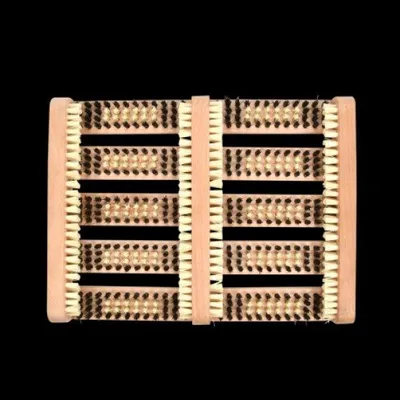 Image de Brosse en bois pour le nettoyage des bottes