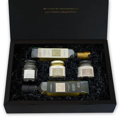 Produktbild von Lussiero Geschenkbox - Gemeinsam genießen - Geschenkset aus zwei Trüffelsaucen, Trüffelbutter, schwarzem und weißem Trüffelöl Trüffel Präsentkorb