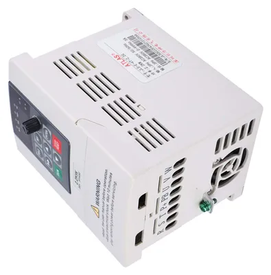 Imagen del producto de Convertidor de frecuencia 380V, 2.2 kW, 3 fases - Control de velocidad variable para motores - Compacto, 22,8 x 17,1 x 15,6 cm - Industrial - Controlador