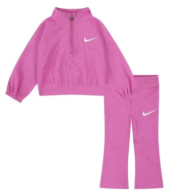 Imagen del producto de Conjunto de leggings con detalle de costillas y cremallera corta de Nike