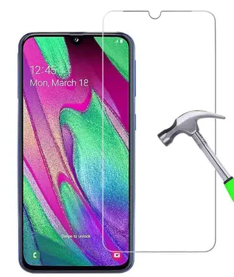 A screen protector for a Samsung Galaxy A40 is shown next to a hammer, implying its durability.