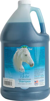 Obrázek produktu pro BioGroom Show White rozjasňující šampon pro koně, koncentrát 1:8, 3,8 l (zředěný 34,2 l)