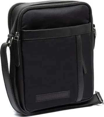 Produktbild von The Chesterfield Brand Umhängetasche Schultertasche Arendal Shoulderbag Black schwarz