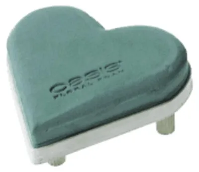 Produktbild von 2 Stück OASIS® ECObase® Herz, 19 x 20 x 4,5 cm – Frischblumen-Steckschaum