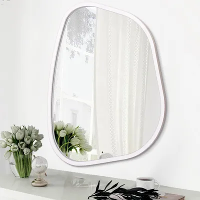 Image de Miroir mural ovale asymétrique, cadre en bois blanc, dimensions : 35,6 x 25,4 cm
