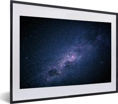 Produktbild von MuchoWow® MuchoWow® Gerahmtes Poster Die Milchstraße an einem dunklen Himmel 40x30 cm - Poster mit zchwarzem Bilderrahmen - Bilderrahmen - Poster im Rahmen