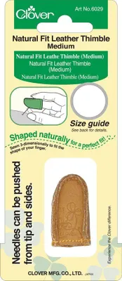 Produktbild von Clover Fingerhut Natural Fit dreidimensional geformt aus Voll-Leder Größe M