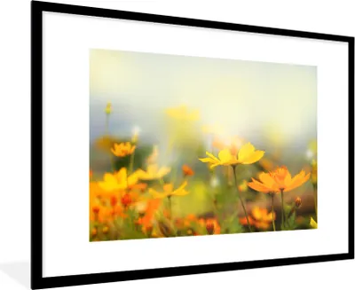 Produktbild von MuchoWow® MuchoWow® Gerahmtes Poster Blumen - Landschaft - Gelb 90x60 cm - Poster mit zchwarzem Bilderrahmen - Wanddekoration - Fotos