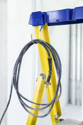 Produktbild von Werner Mehrzweckhaken für Leiteraufsätze – Ordnung für Kabel und Schläuche