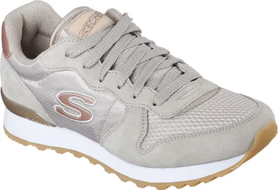 A single Skechers shoe is shown against a white background.