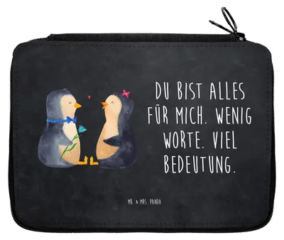 Produktbild von Mr. & Mrs. Panda Federmappe Pinguin Pärchen - Kreidetafel - Geschenk, Federmäppchen, Liebe, Schlampermäppchen, Etui für Stifte, Bleistiftetui, Mäppchen, Schulmäppchen