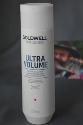 Produktbild von Goldwell Dualsenses Ultra Volume Bodifying Shampoo Shampoo für feines Haar ohne Volumen 250 ml