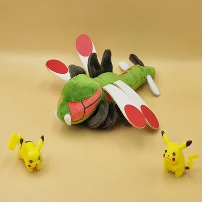 Produktbild von Pokemon Yanmega Kuscheltier - 19 cm Plüschtier Yanmega