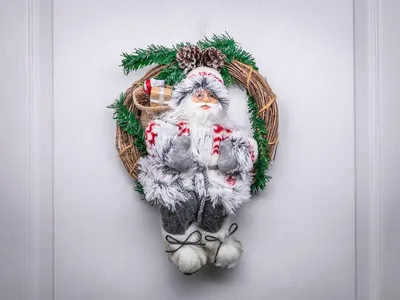 Obrázek produktu pro MagicHome Vánoční dekorace, Santa sedící na věnci, věnec, 30 cm