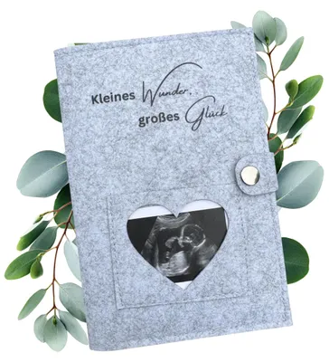 Produktbild von MüggenStick Mutterpasshülle als Schutzhülle - elegante Hülle Mutterpass aus Filz - stilvolle Mutterpass-Hülle für Schwangere und zukünftige Mütter (Grau - Kleines Wunder, großes Glück)