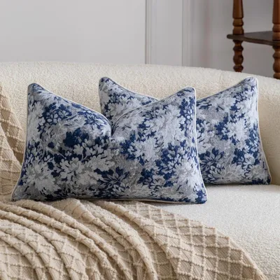 Productafbeelding van 2 kussenslopen, 30x50 cm, Delftblauw, bloemenprint, jacquard, chenille
