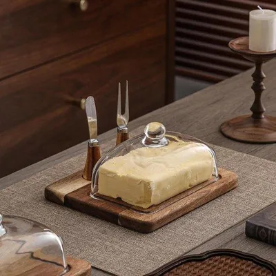 Produktbild von Acacia-holz-Butterdose mit Messer und Glasdeckel für Käse, Butter, Kuchen und Dessert. Servierschale. Elegant Küchengeschirr (2 Messer).