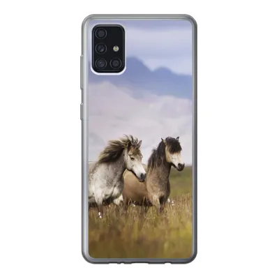Produktbild von MuchoWow® Handyhülle Schutzhülle Hülle für Samsung Galaxy A52 5G Pferde - Gras - Berge Silikon Softcase Handy Hülle - Umschlag