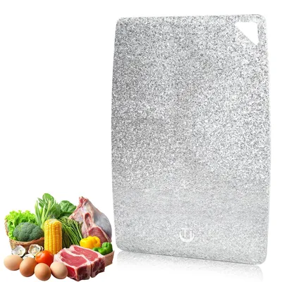 Produktbild von Omgoods – Schneidebrett aus 100 % reinem Titan – beidseitig verwendbar und spülmaschinenfest