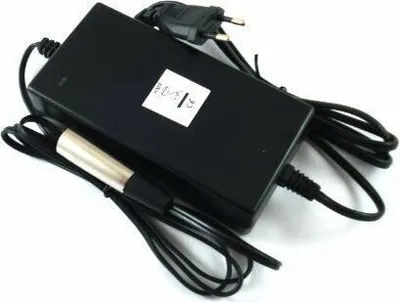 Produktbild von Ladegerät mit Ladekabel 3-polig 36V 1,6A XLR Stecker 18mm Li-Ion