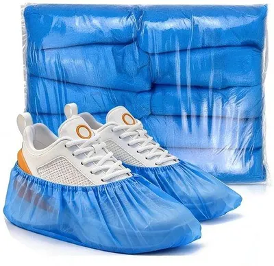 Productafbeelding van Wegwerp Schoenovertrekken - CPE Overschoenen - Schoenen Beschermen - Antislip en Waterdicht - 300 stuks - Blauw