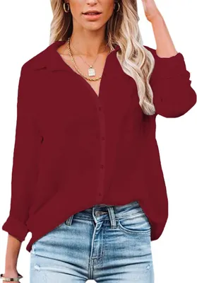Productafbeelding van Donkerrode damesblouse met V-hals, lange mouwen en knoopsluiting