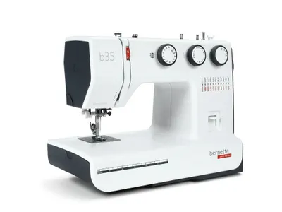 Produktbild von Bernette B35 Mechanische Nähmaschine, 23 Stiche, Freiarm, 170 mm Platz rechts der Nadel
