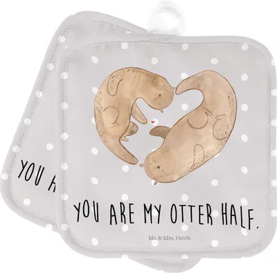 Produktbild von Mr. & Mrs. Panda Topflappen Otter Herz - Grau Pastell - Geschenk, Set, topfhalter, Hochzeitstag, Topfuntersetzer, Topflappenset, Seeotter, Ofenlappen