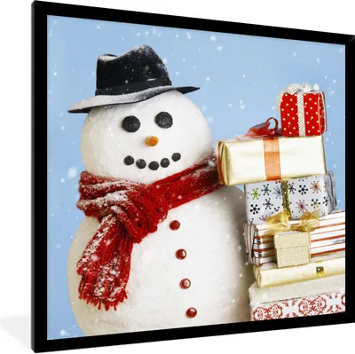 Produktbild von MuchoWow® Gerahmtes Poster Ein Schneemann mit Weihnachtsgeschenken 40x40 cm - Poster mit Schwarzem Bilderrahmen Wandposter Rahmen Foto Bilder - Mit Rahmen - Wanddekoration Schlafzimmer