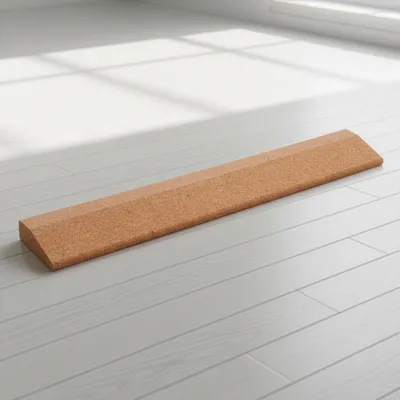 Produktbild von Yogistar Yogablock Keilform aus Kork für Yoga und Fitness, 60 x 9 x 3 cm