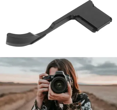 Obrázok produktu pre Kovová páčka na uchopenie pre fotoaparát Fujifilm X-M5, vyrobená z hliníkovej zliatiny, slúži na pohodlné držanie a má zabudovanú opierku palca. Farba: čierna