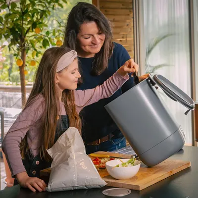 Produktbild von Bokashi Kompostbehälter 106 l - Design Küchenbehälter aus recyceltem Kunststoff - Starterset für Küchenabfälle und Kompostierung - Küchenkompostbehälter mit Fermentationsaktivator 1 kg
