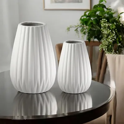 Produktbild von Casblanca Vase "Piega" - Blumenvase in weiß H.17cm - Keramik Vase matt für Pampasgras - Deko für Zuhause - moderne Tischvase